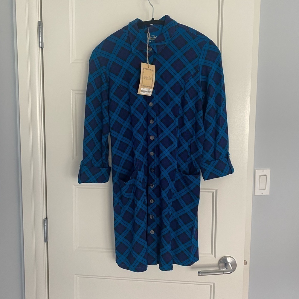 BLUE sky tunic size small